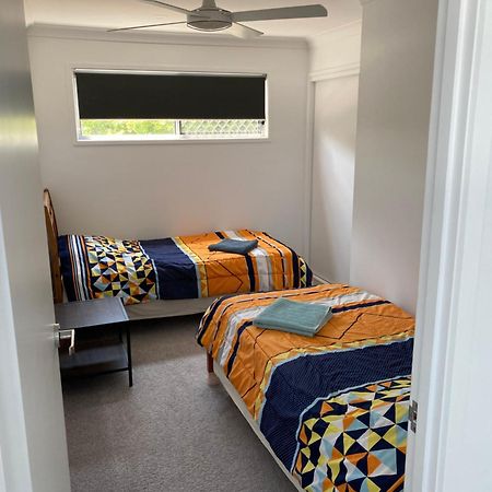 2Bd Family Or Couple Guesthouse Upstairs Near Turf Club, Hota In Bundall Гоулд Коуст Екстериор снимка