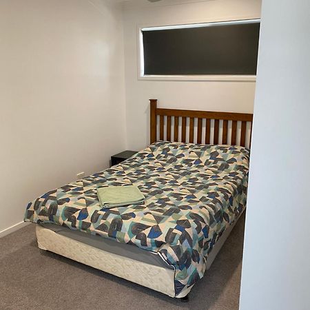 2Bd Family Or Couple Guesthouse Upstairs Near Turf Club, Hota In Bundall Гоулд Коуст Екстериор снимка