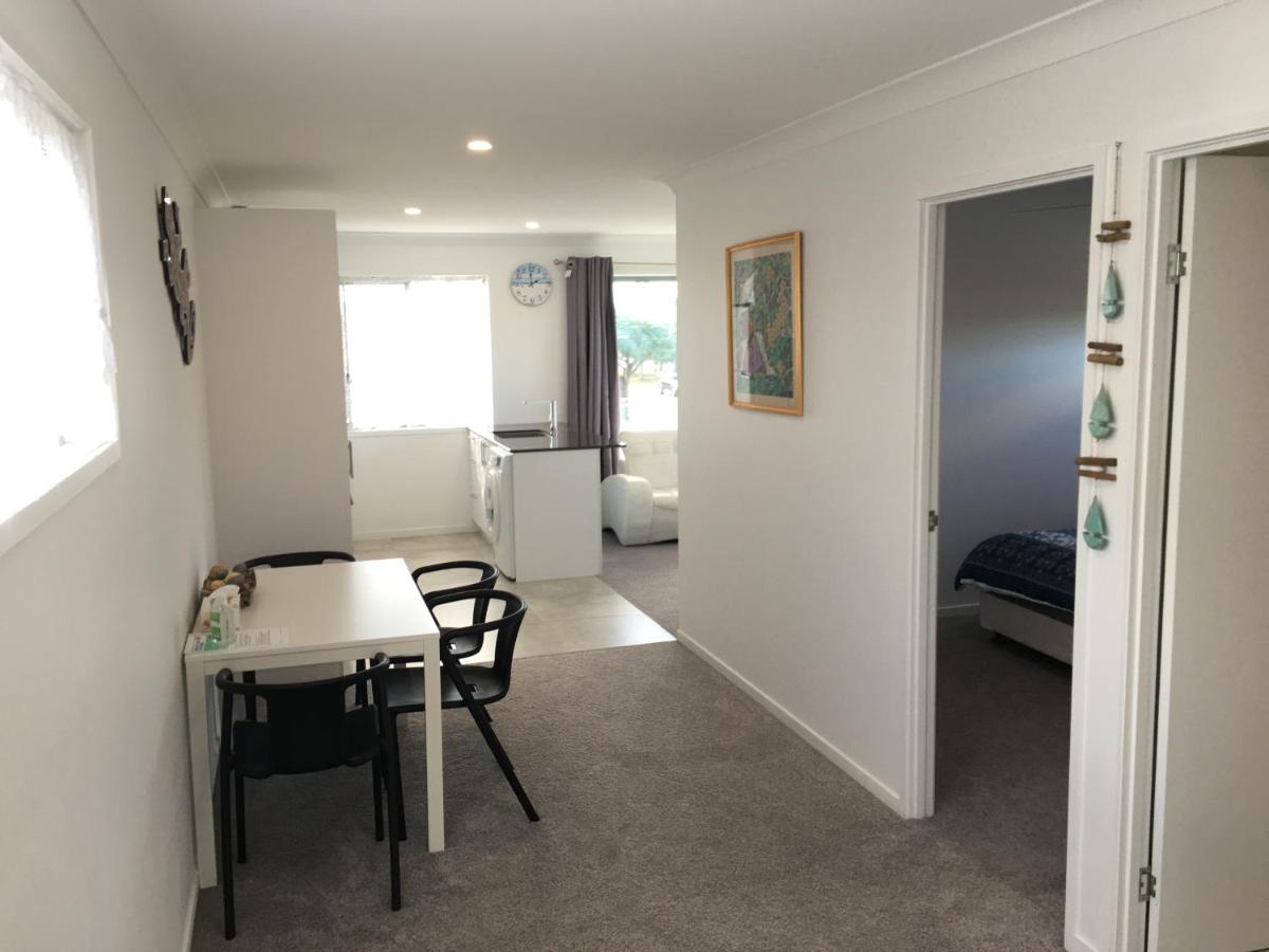 2Bd Family Or Couple Guesthouse Upstairs Near Turf Club, Hota In Bundall Гоулд Коуст Екстериор снимка